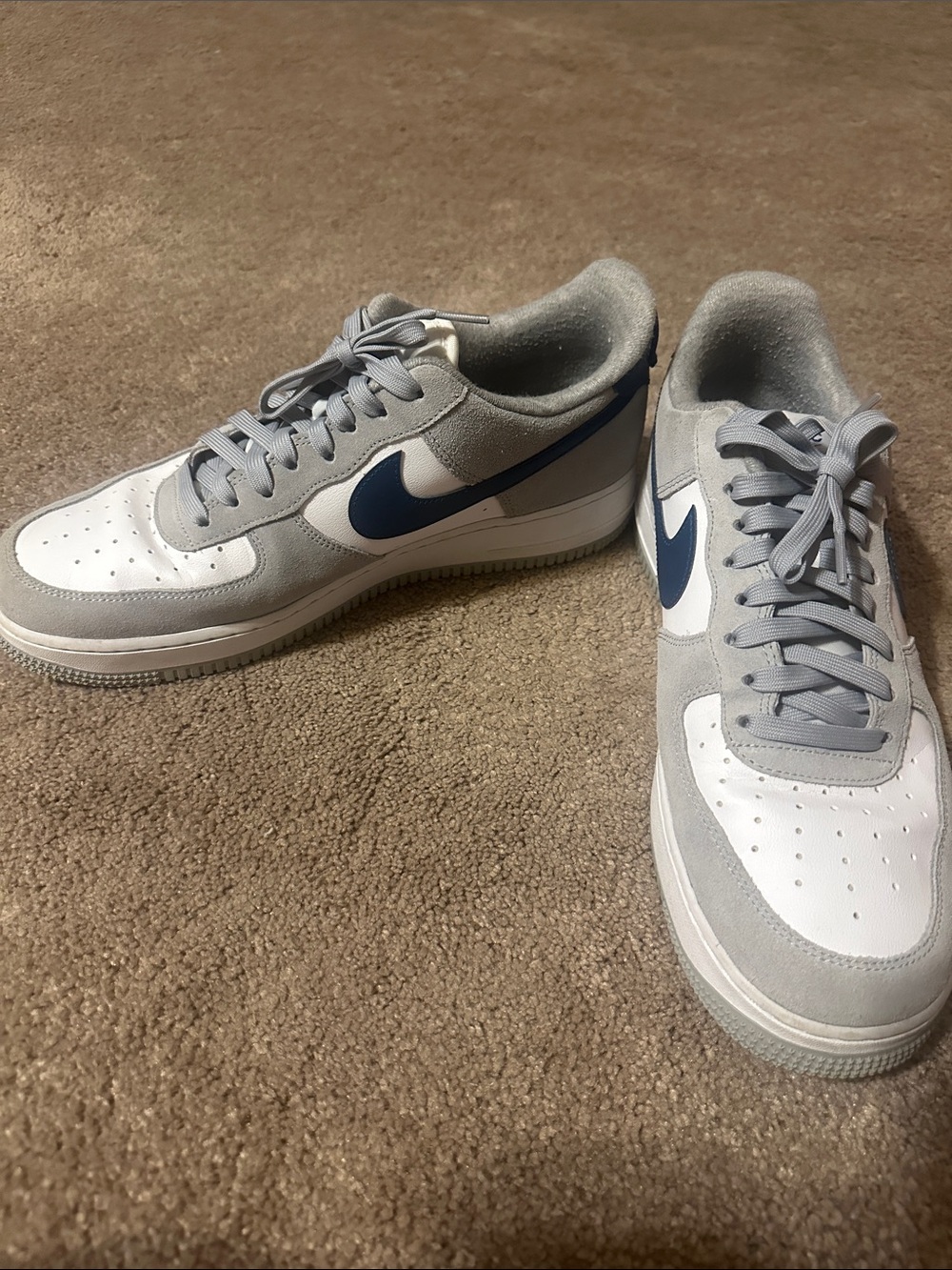 Nike Low-Top Sneakers White Light Gray with Navy Swoosh